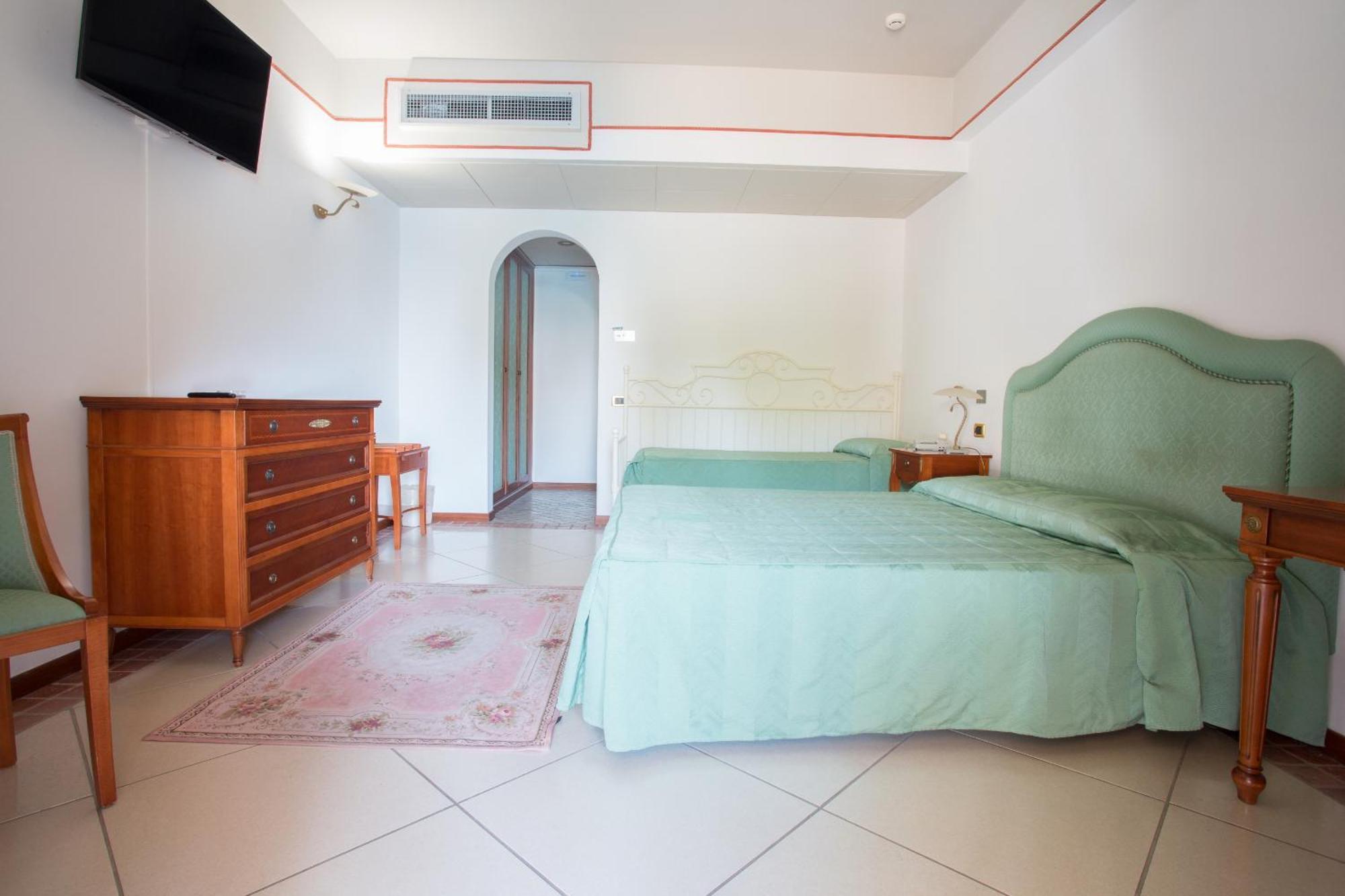 Hotel Tritone Lipari Exterior photo