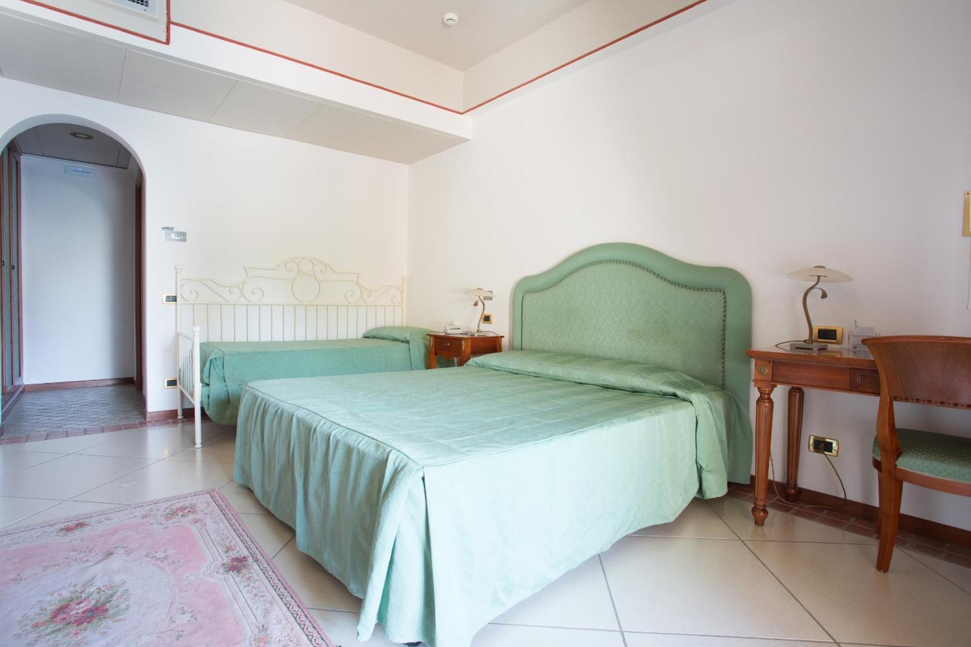 Hotel Tritone Lipari Exterior photo