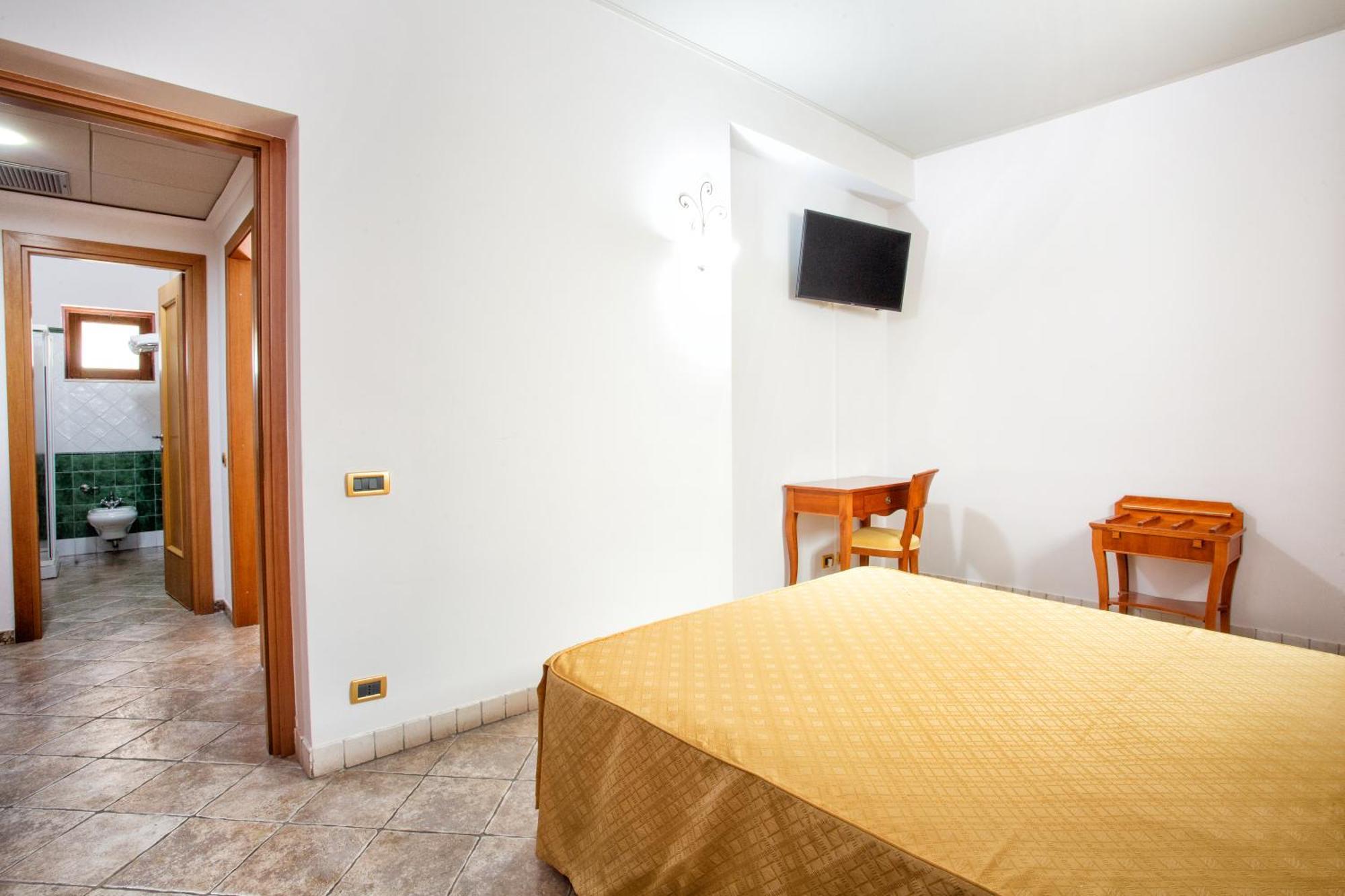 Hotel Tritone Lipari Exterior photo